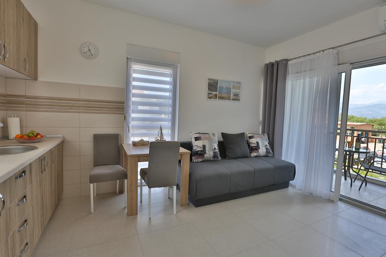 Kristina Apartments 蒂瓦特 外观 照片