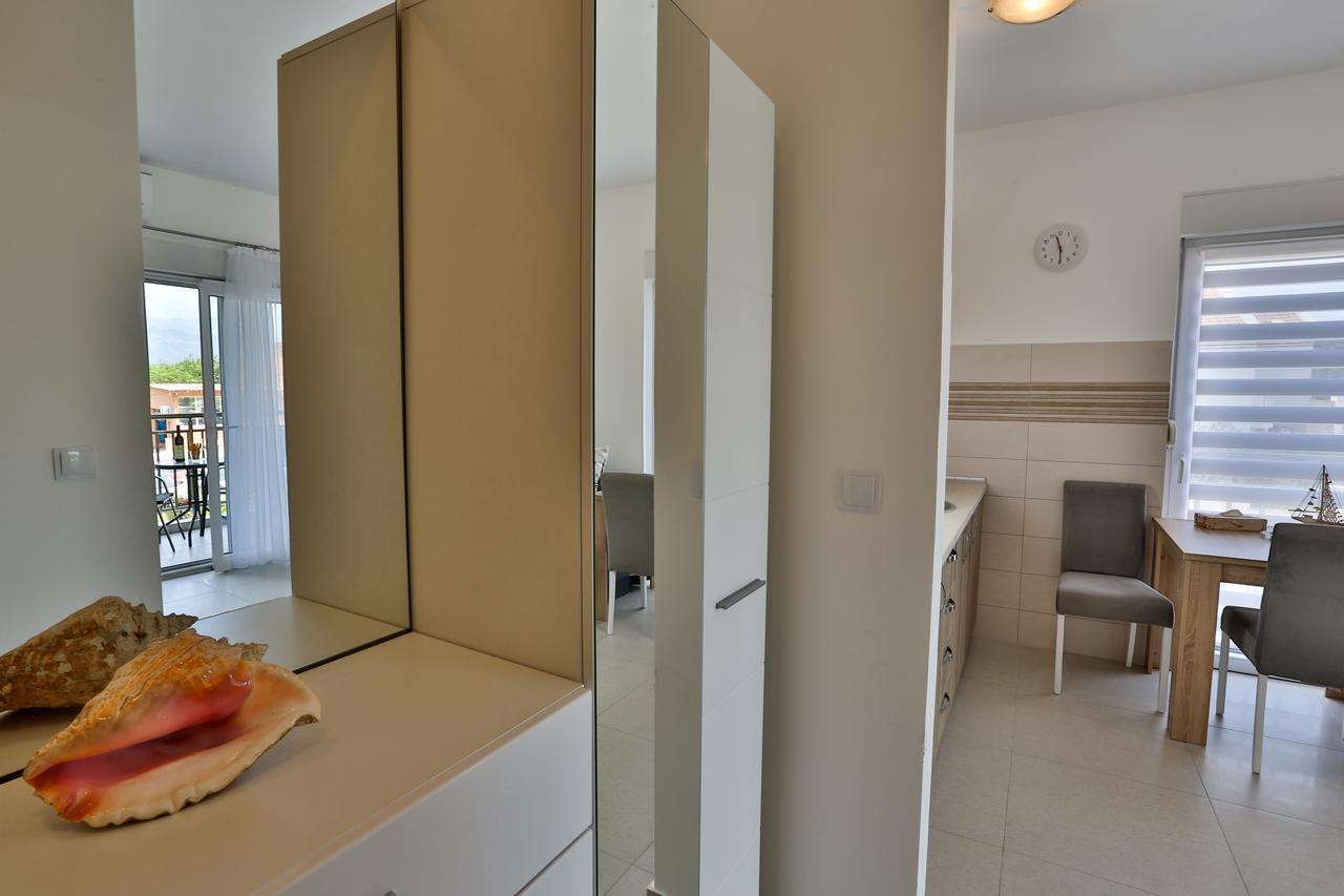 Kristina Apartments 蒂瓦特 外观 照片