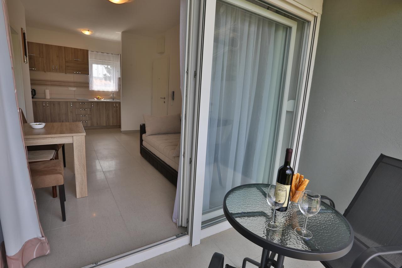 Kristina Apartments 蒂瓦特 外观 照片