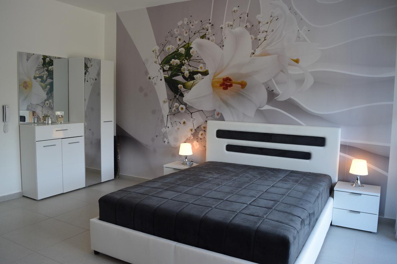 Kristina Apartments 蒂瓦特 客房 照片