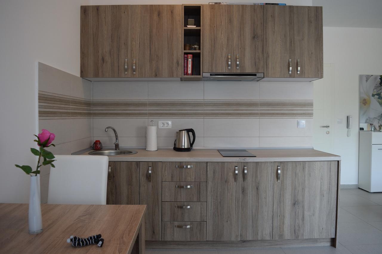 Kristina Apartments 蒂瓦特 外观 照片