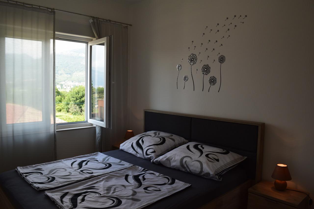 Kristina Apartments 蒂瓦特 外观 照片
