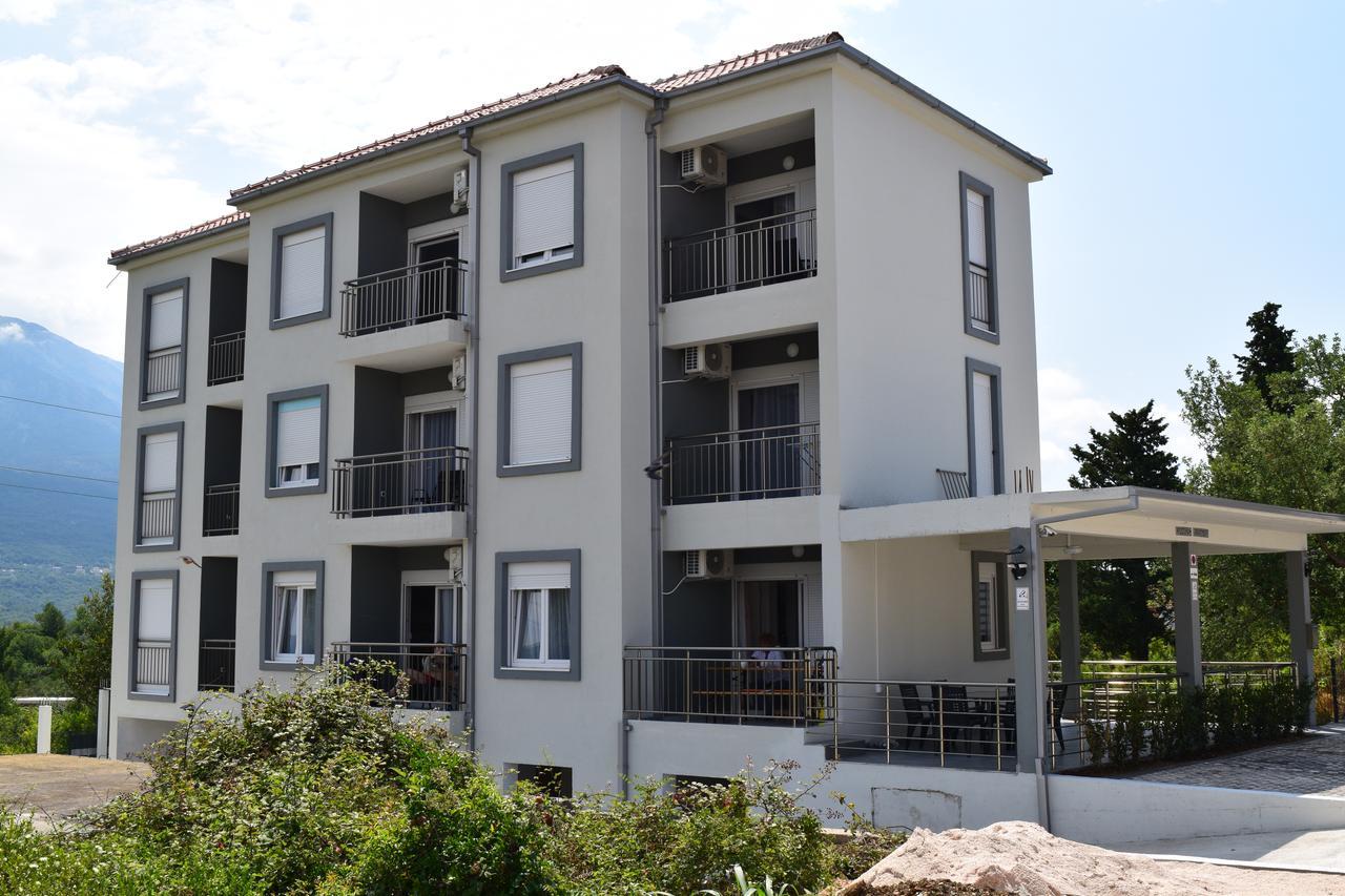 Kristina Apartments 蒂瓦特 外观 照片